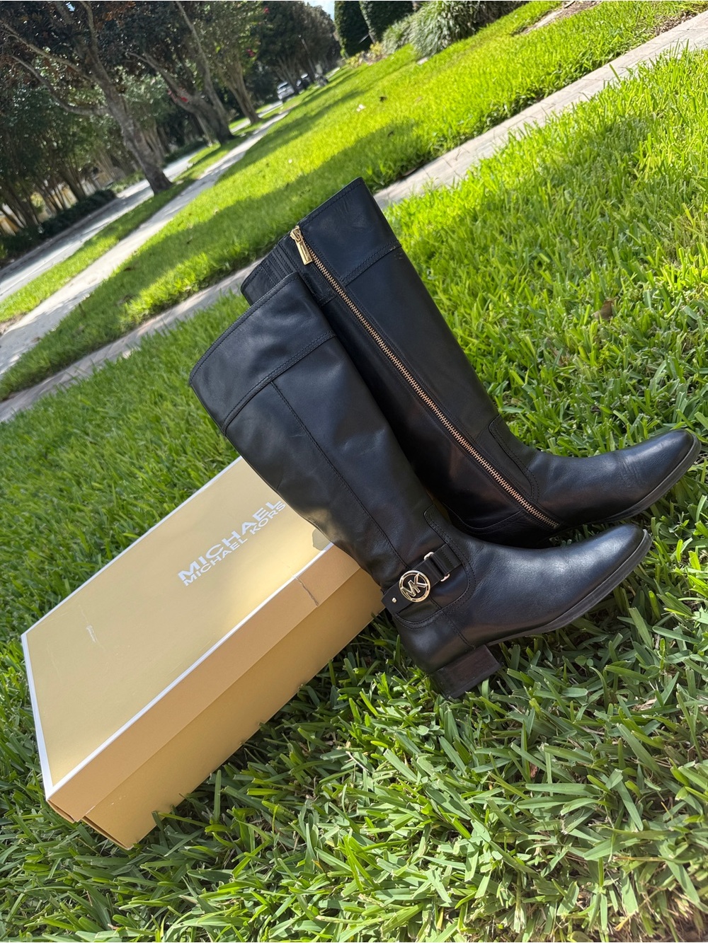 Michael Kors Women's Harland Boot Vachetta Leather Black